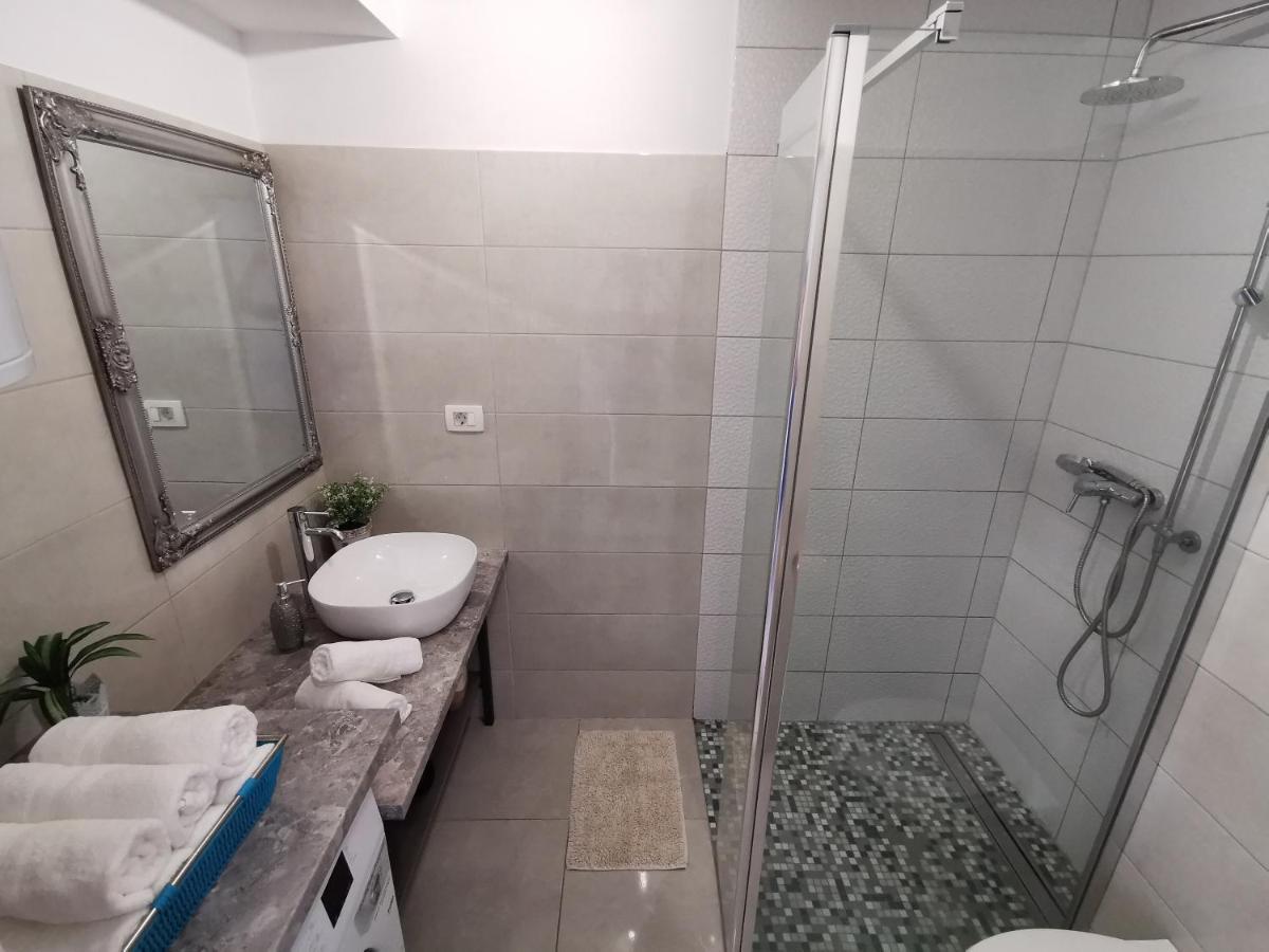 Apartments Rita Nemira Omiš Exterior foto